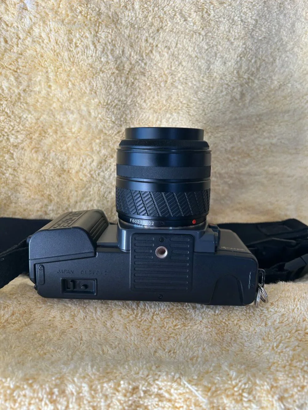 Pre-Owned Yashica 230 AF Kyocera 35mm Camera w 35-70mm 1:3.3-4.5 Lens TESTED WOR